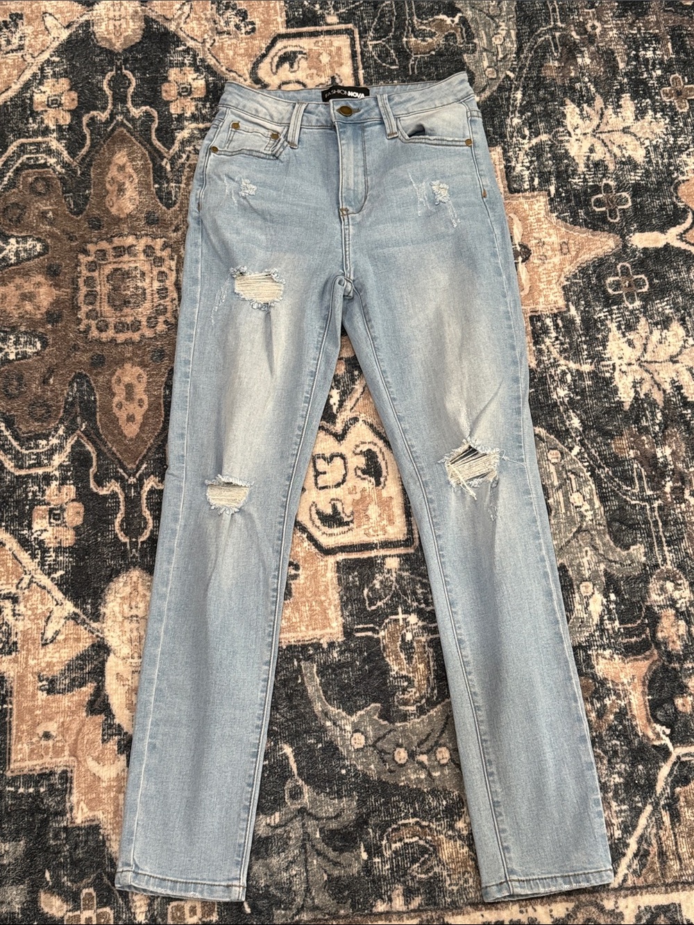 Fashion Nova Distressed Women’s Jeans